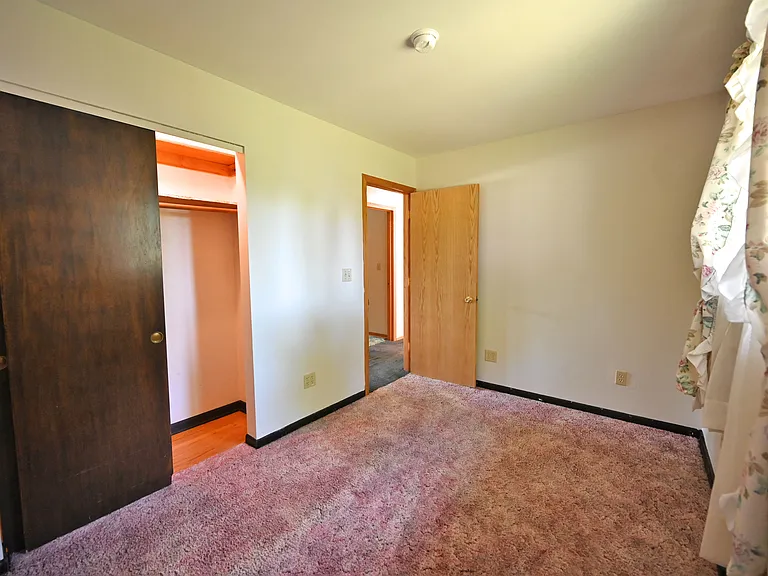 409 Linwood Ave — Photo 11