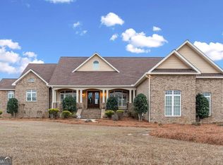 42 Claxton Rd, Hazlehurst, GA 31539