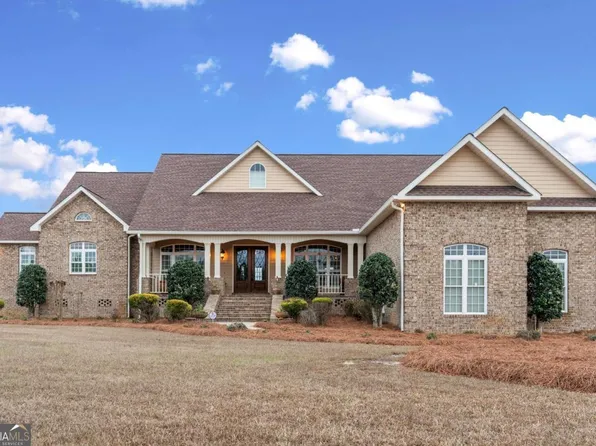 42 Claxton Rd, Hazlehurst, GA 31539