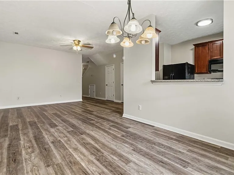 4401 Stone Gate Way — Photo 9