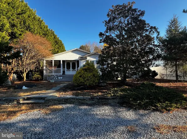 36210 Taylor Dr, Ocean View, DE 19970