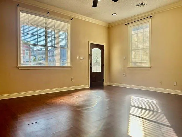 3825 Baudin St — Photo 3