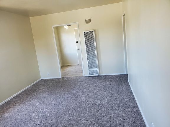 2nd image of 8619 S Budlong Ave #8627