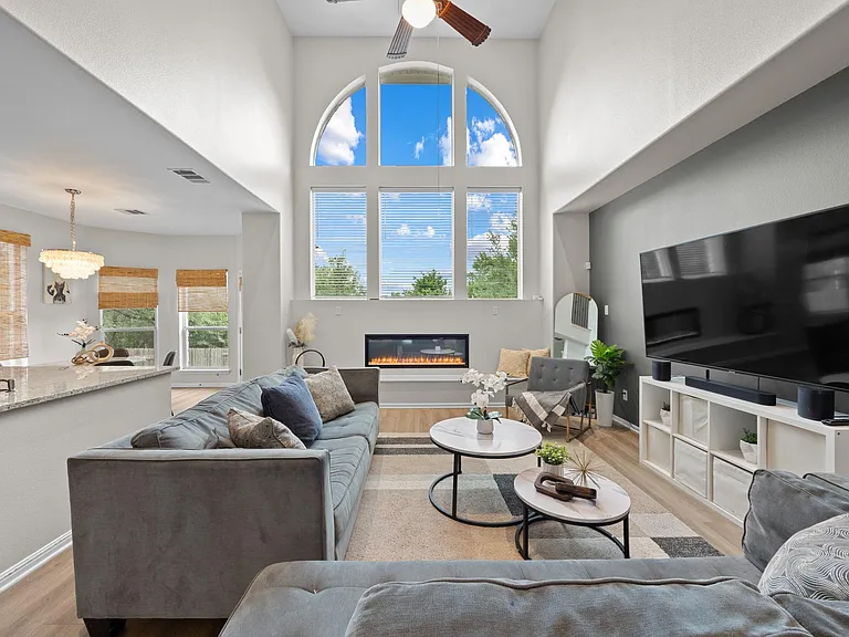 4323 Angelico Ln — Photo 10