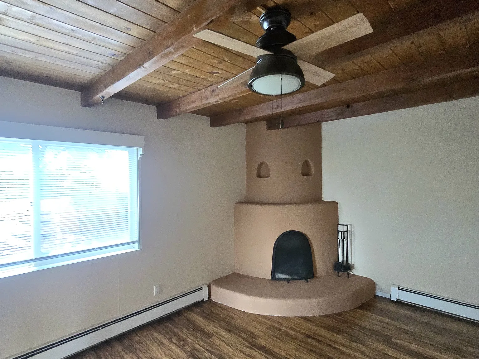 3 bed, 2.5 bath, 2650 sqft, $3,600 — Photo 2