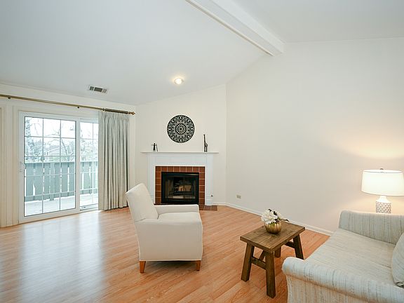 5th image of 849 Kilkenny Dr APT D