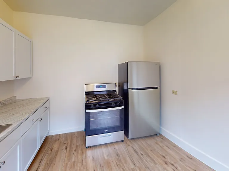 89 Hanover St #2 — Photo 2