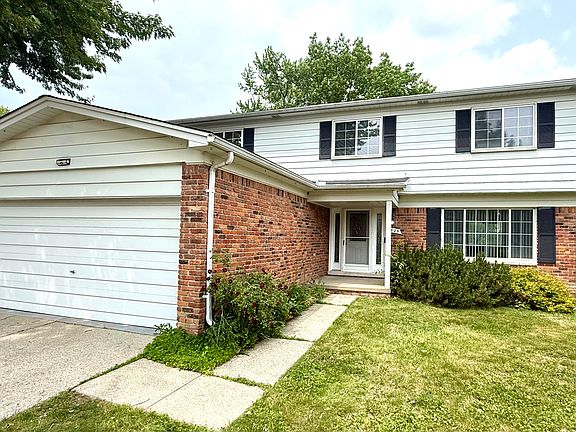 2nd image of 1625 Lakewood Dr