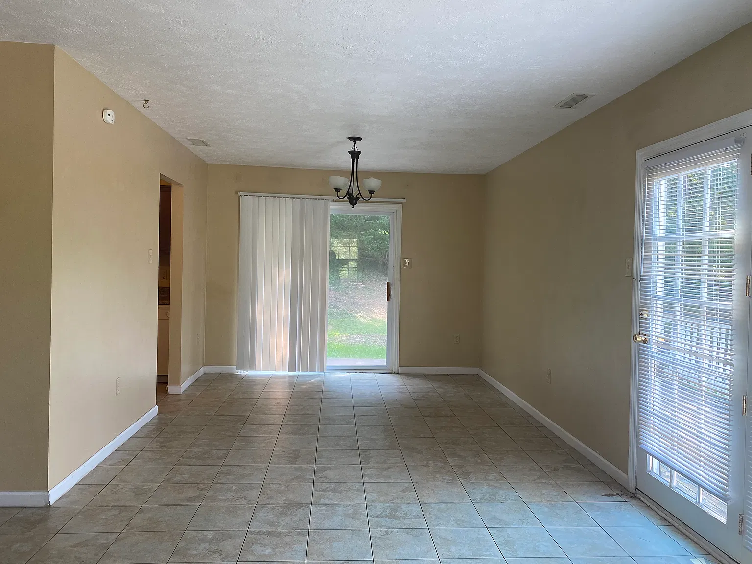 3 bed, $1,850 — Photo 4