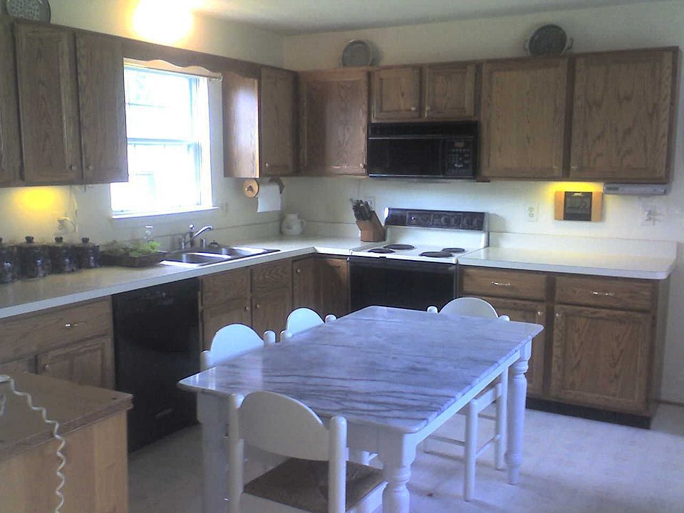 eat in kitchen