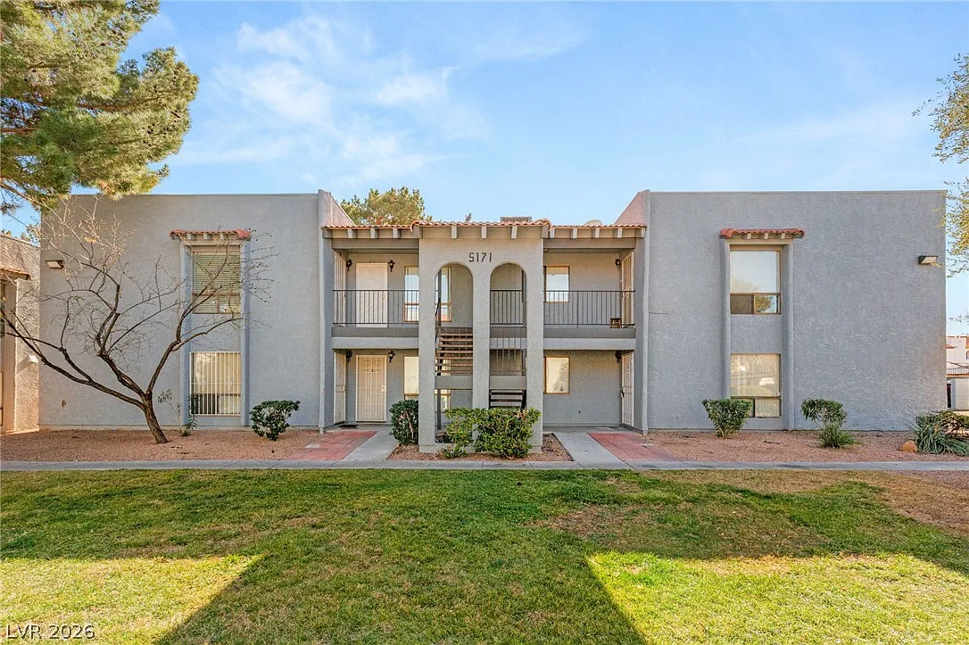 2 bed, 994 sqft, $2,400 — Photo 1