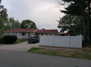 9 Ranch Dr, Rochester, NY 14622