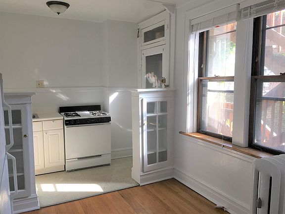 4th image of 4007 N Kildare Ave APT 105