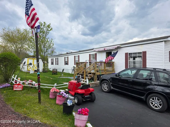 245 Silver Maple Ln, Freeland, PA 18224