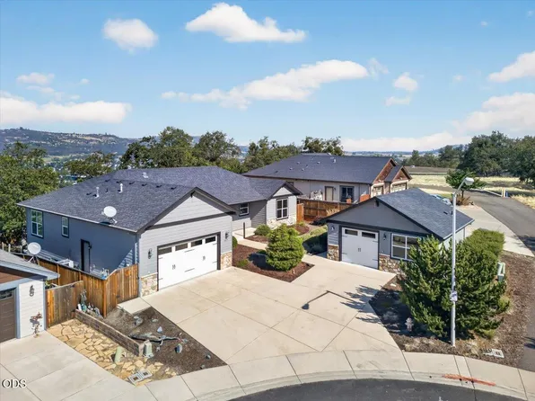 367 Avalon Ter, Eagle Pt, OR 97524