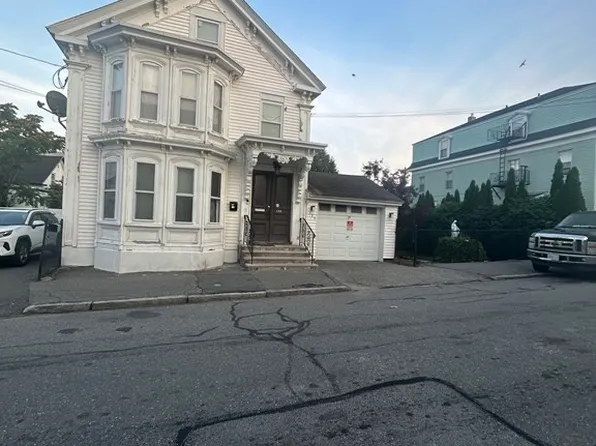 139 Chapel St, Lowell, MA 01852
