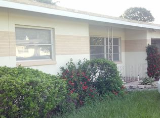 910 Leona Dr, Largo, FL 33770