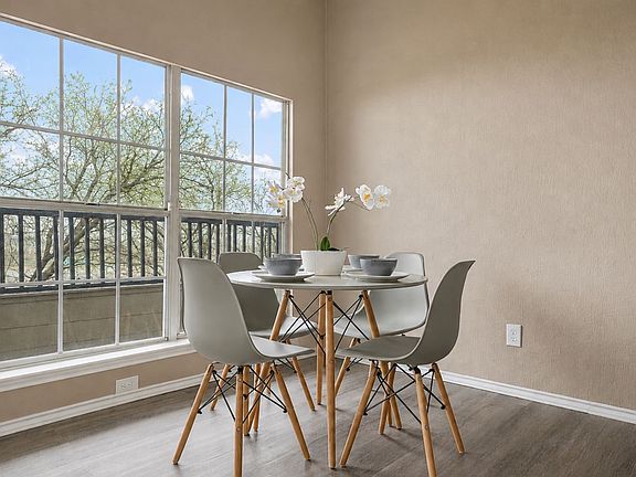 5th image of 4113 Esters Rd APT 609