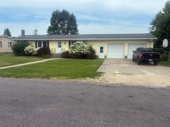 407 E Watson St, Garnavillo, IA 52049
