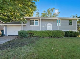 1733 Hillside Dr NW, Cedar Rapids, IA 52405