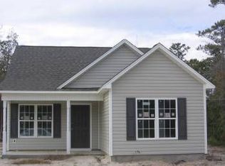 2917 Country Club Dr, Hampstead, NC 28443