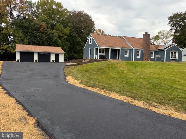 218 Seminole Dr, Newark, DE 19702