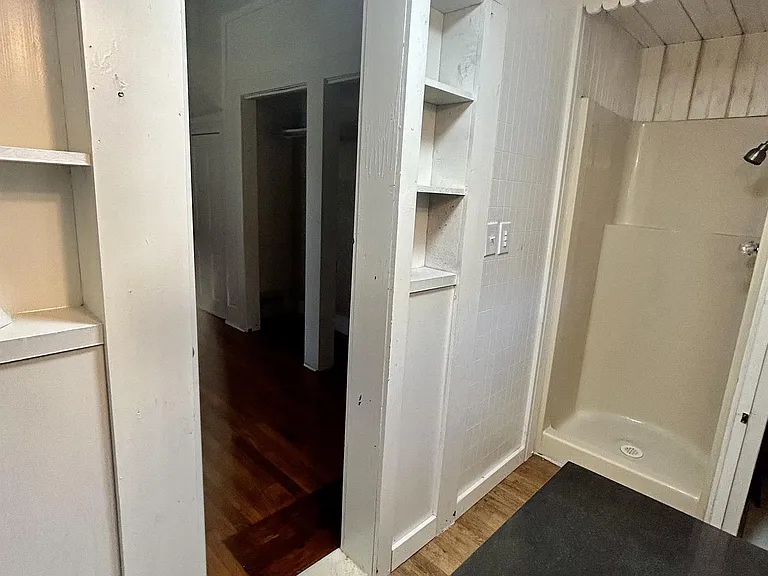 1404 Callahan St — Photo 16