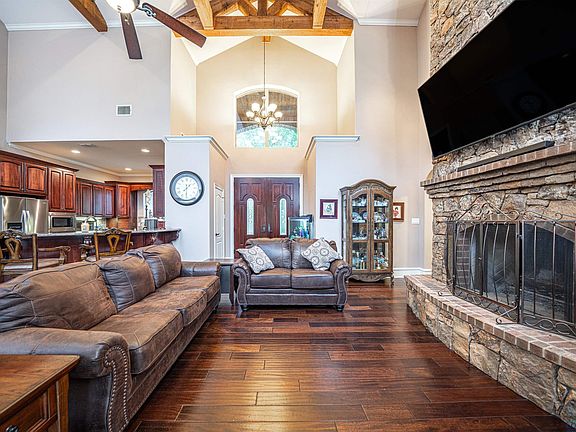 3rd image of 383 Widgeon Ln