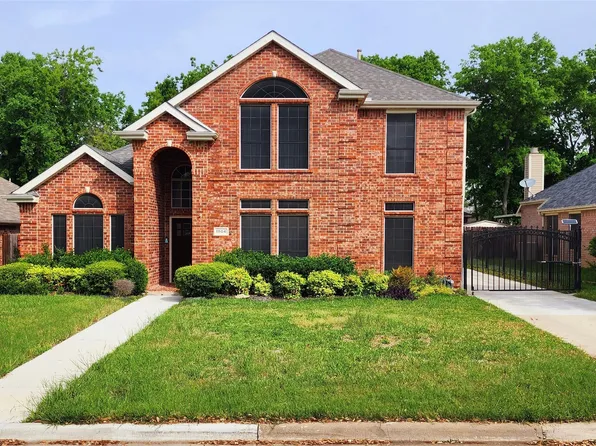 1804 Newcastle Dr, Mansfield, TX 76063
