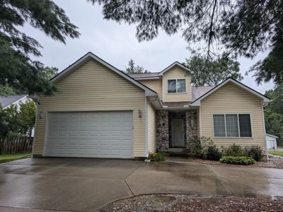 6044 Brookwood Dr, Burton, MI, 48509
