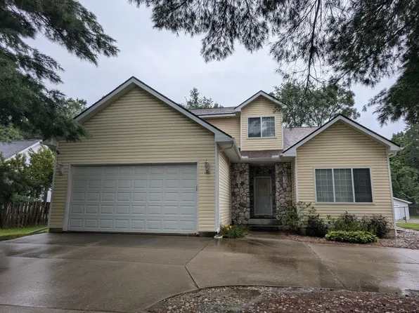 6044 Brookwood Dr, Burton, MI 48509
