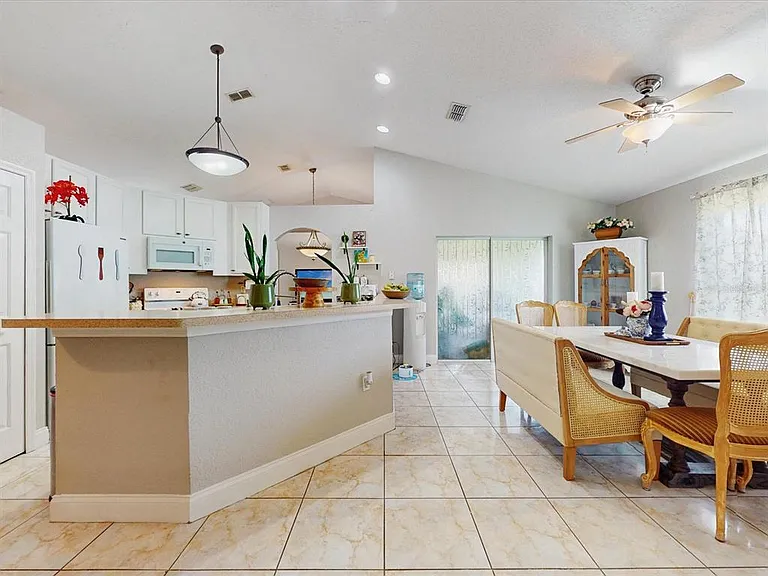 411 Mallard Way — Photo 6