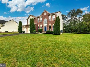 208 Ripley Ct, Williamstown, NJ 08094