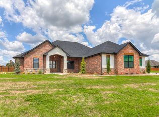 2233 W Sunset Dr, Mustang, OK 73064