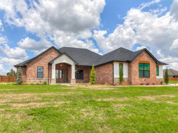 2233 W Sunset Dr, Mustang, OK 73064