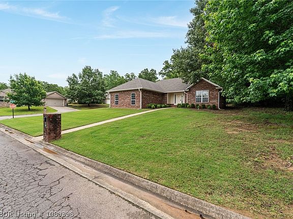 4th image of 1427 Christopher Dr