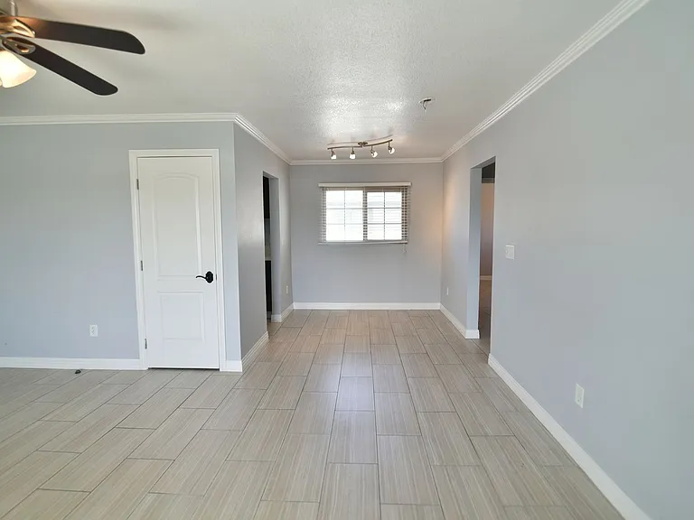 1003 E Clark Ave — Photo 9