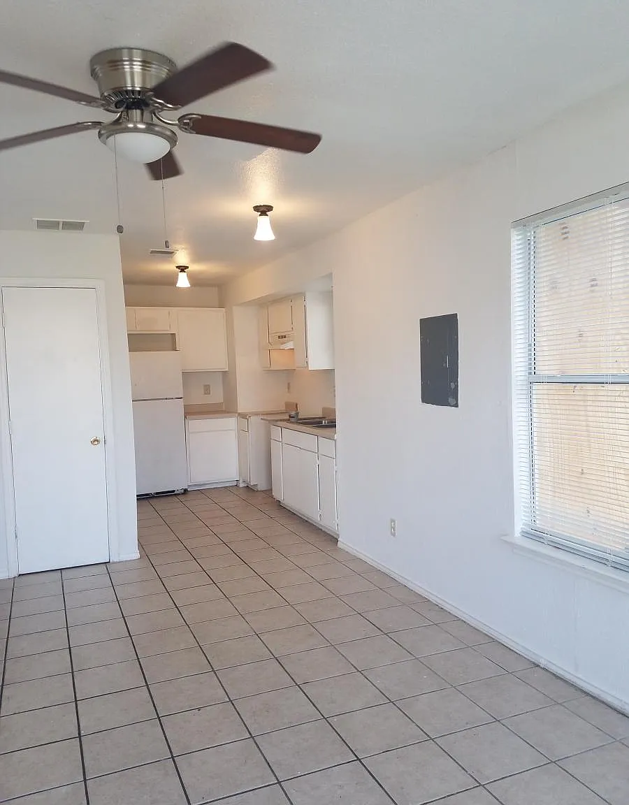2 bed, 756 sqft, $1,000 — Photo 1