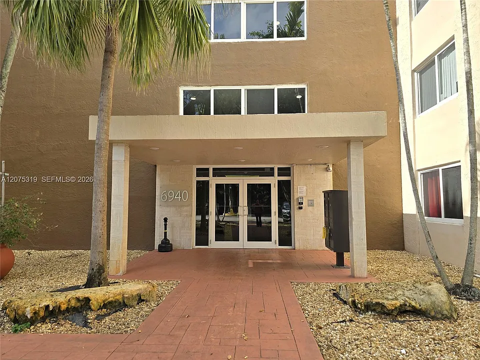 6940 Miami Gardens Dr #1319
