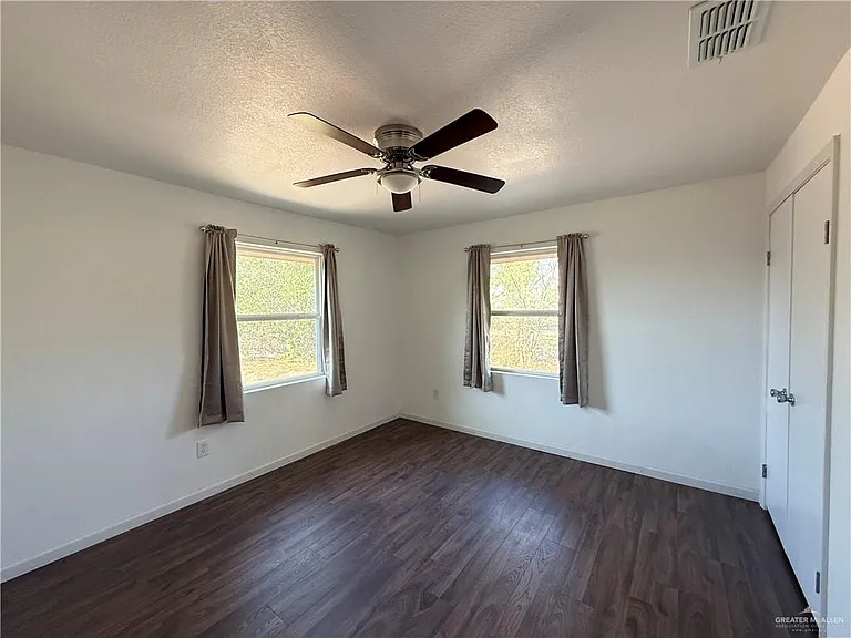 415 W Edinburg Ave #107 — Photo 7