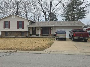 76 Atwater Dr, Saint Peters, MO 63376