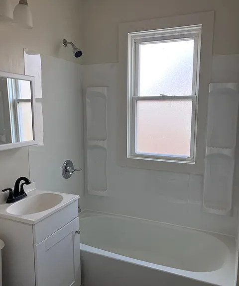 611 Phelps St — Photo 3