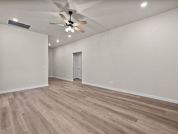 5th image of 13501 Avenue W