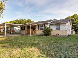 231 River Oaks Dr, Lancaster, TX 75146