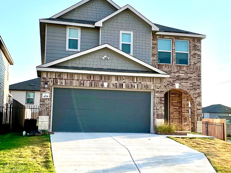 4701 Cobalt Ln — Photo 1