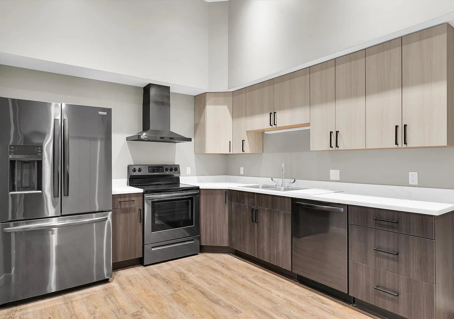 Downtown Living! Utilities included- 1 Bed, 1 Bath Residence — Photo 2