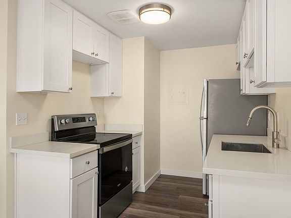 5th image of 9800 5th Ave NE APT A2