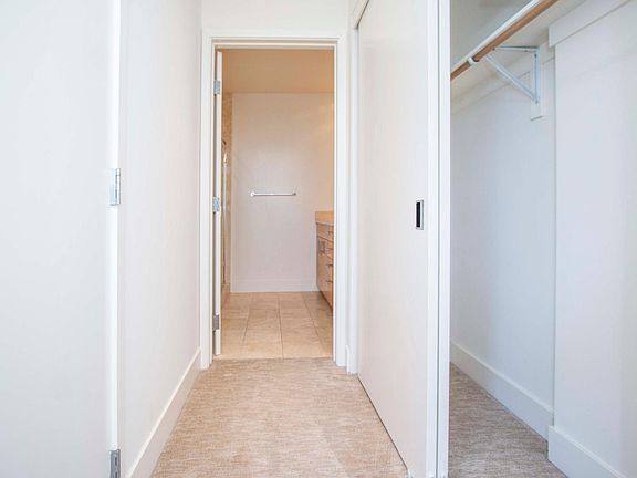 5th image of 235 Berry St APT 512