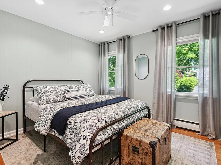 204 Deerfield Ln — Photo 16