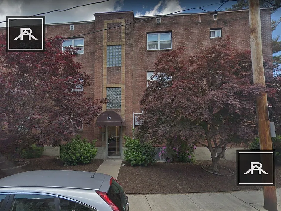 62 Selkirk Rd #1